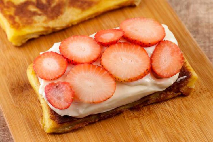 Keto Strawberry Cheesecake Stuffed French Toast