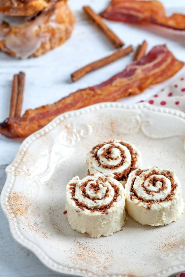 BEST Keto Fat Bombs! Low Carb Keto Bacon Cinnamon Roll Fat Bombs Idea – No Bake Cream Chese Sugar Free – Quick & Easy Ketogenic Diet Recipe – Completely Keto Friendly