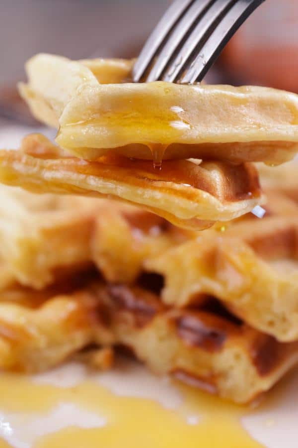 BEST Keto Banana Bread Waffles! Low Carb Keto Banana Bread Waffle Idea – Quick & Easy Ketogenic Diet Recipe – Completely Keto Friendly