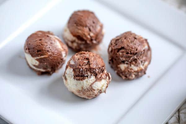 5 Ingredient Keto Fat Bombs – BEST Mocha Chocolate Cheesecake Fat Bombs – NO Bake – Easy NO Sugar Low Carb Recipe