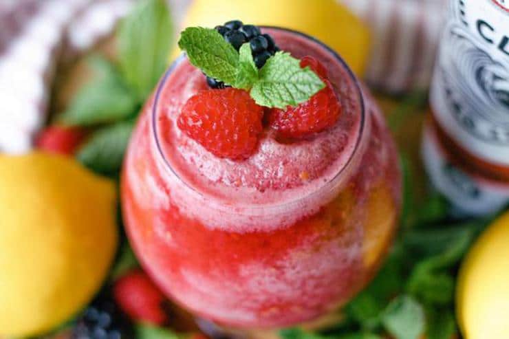 Keto White Claw Slushie – BEST Low Carb Raspberry Slush Recipe – EASY Ketogenic Diet Alcohol Drink Mix You Will Love