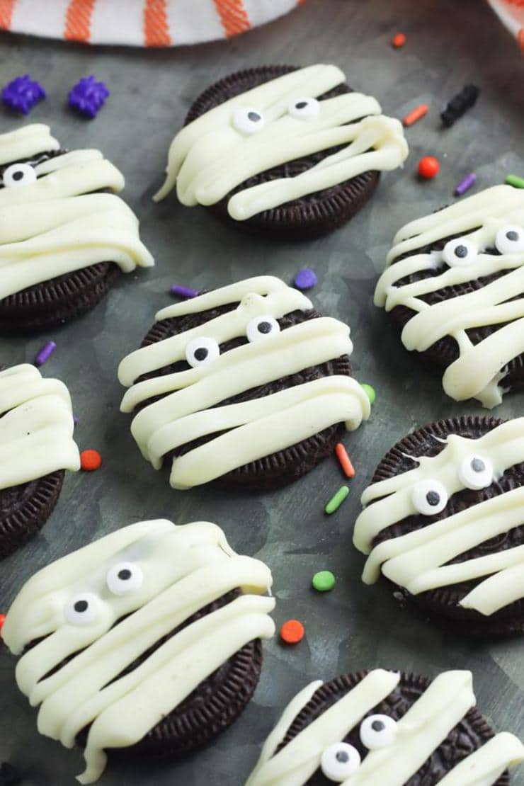 Halloween Mummy Cookies – BEST Mummy Oreo Cookie Recipe – {Easy} Oreo Cookie Mummies – Party Food - Desserts – Snacks