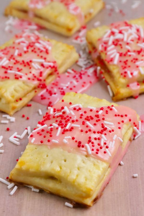 Strawberry Pop Tarts – {EASY} Breakfast Pastries – Homemade Pop Tarts ...