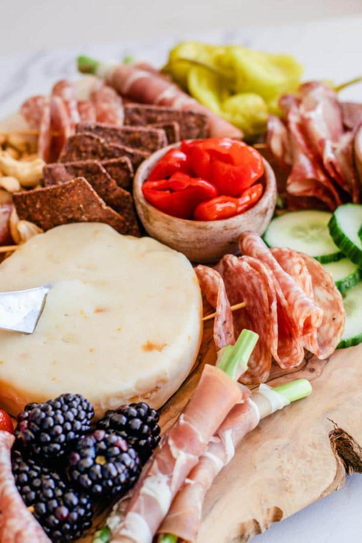 Keto Charcuterie Board – BEST Low Carb Charcuterie Board Recipe {Easy