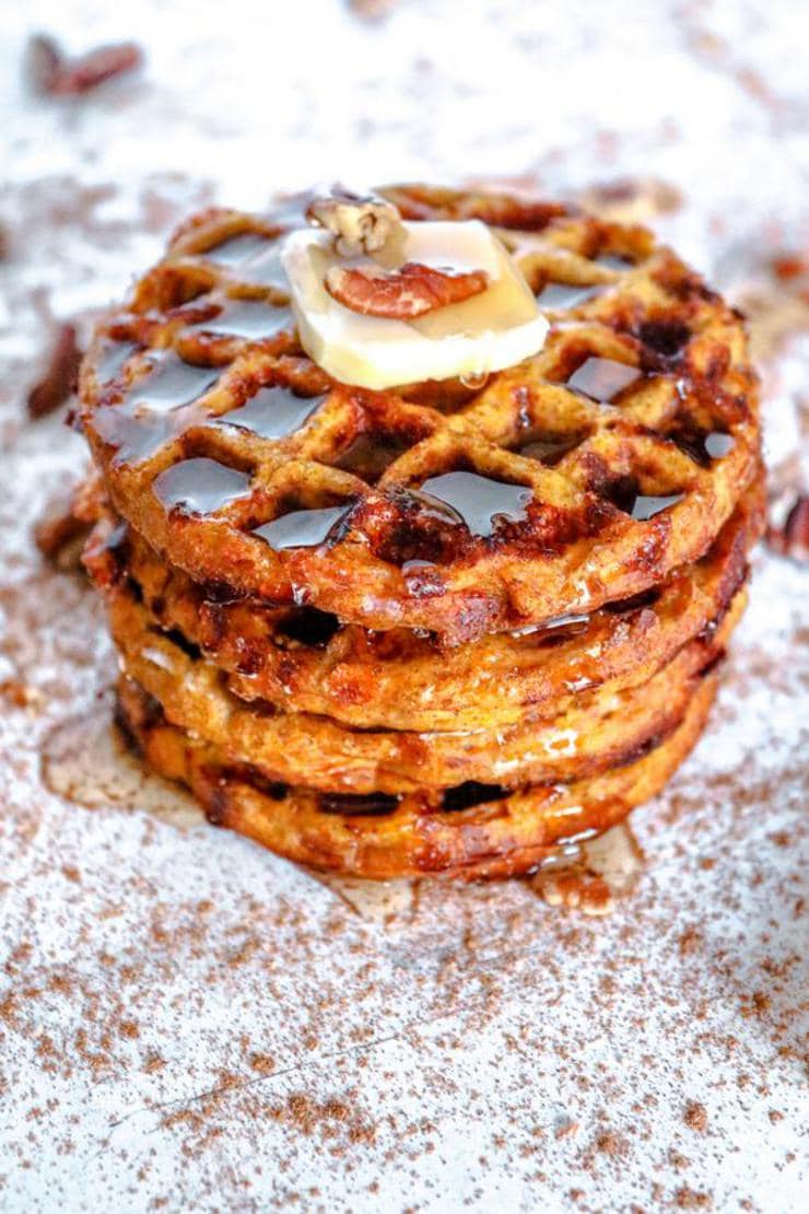 BEST Keto Chaffles! Low Carb Pumpkin Pecan Chaffle Idea – Homemade – Quick & Easy Ketogenic Diet Recipe – Completely Keto Friendly