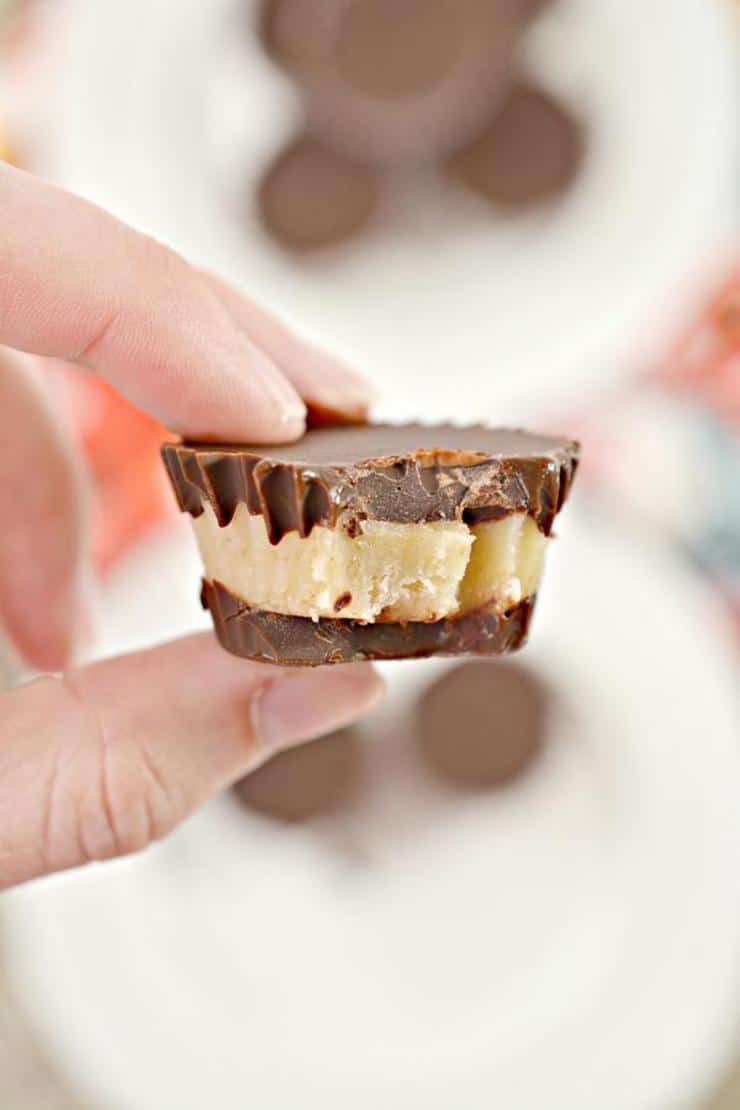 Keto Candy! BEST Low Carb Keto Twix Candy Cups Idea – Quick & Easy Chocolate Ketogenic Diet Recipe – Completely Keto Friendly – Gluten Free – Sugar Free