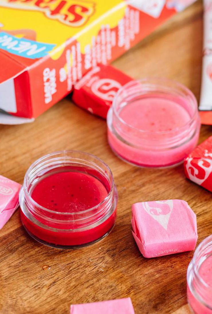 DIY Lip Gloss – Starburst Lip Gloss Idea {Easy} Starburst Lip Balm Recipe – How To Make Lip Gloss