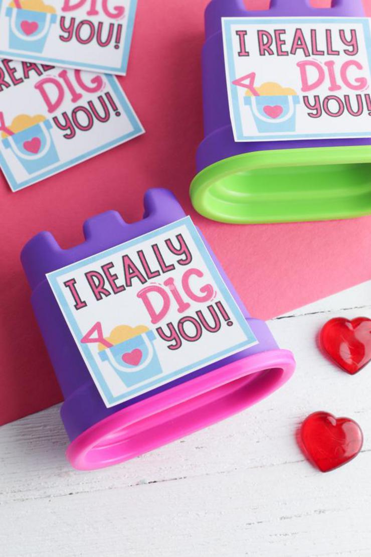 BEST Valentines For Kids - Free Printable Valentine - EASY DIY Kinetic Sand Valentines For School – Classroom – Non Candy Valentines