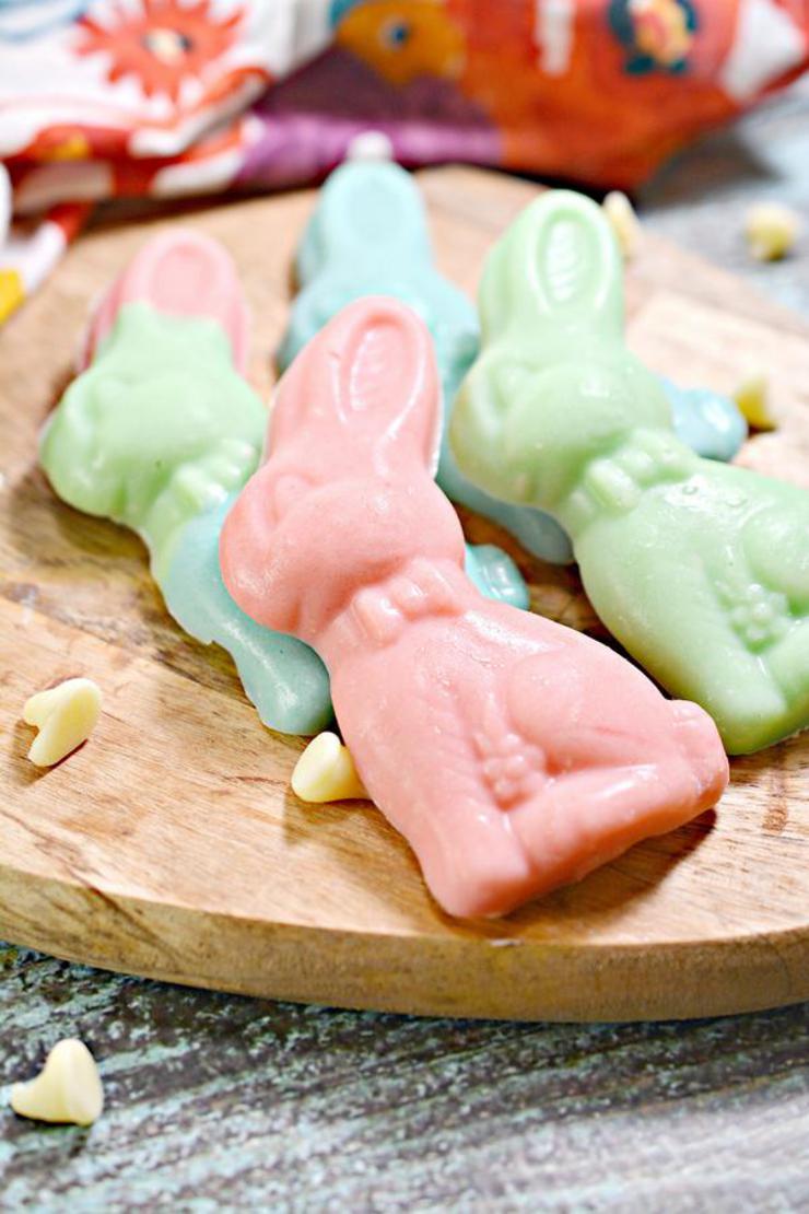 {Easy} Keto White Chocolate Easter Bunnies - Best Low Carb Easter Candy Recipe