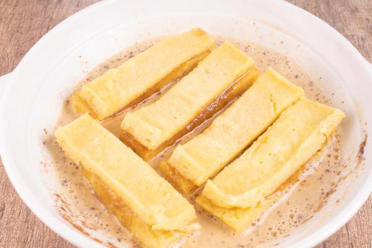 Keto Cinnamon Roll French Toast Sticks