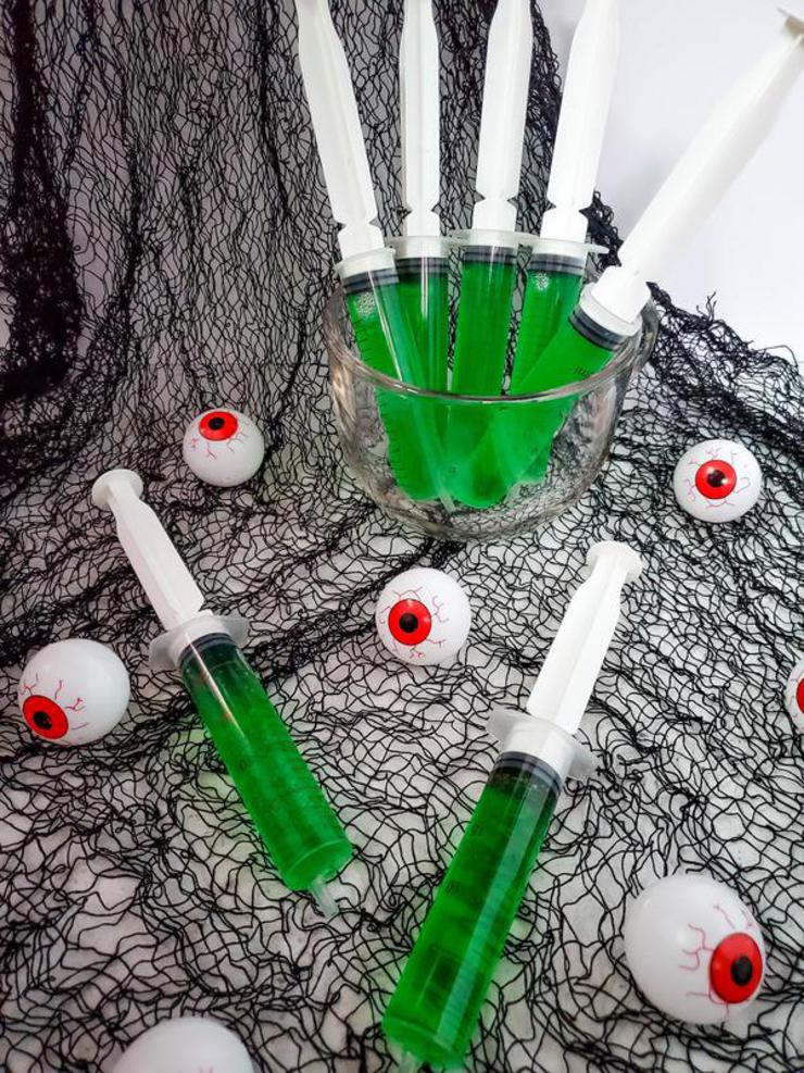 alcohol-drinks-biohazard-green-ooze-jello-shot-injectors-1.jpg