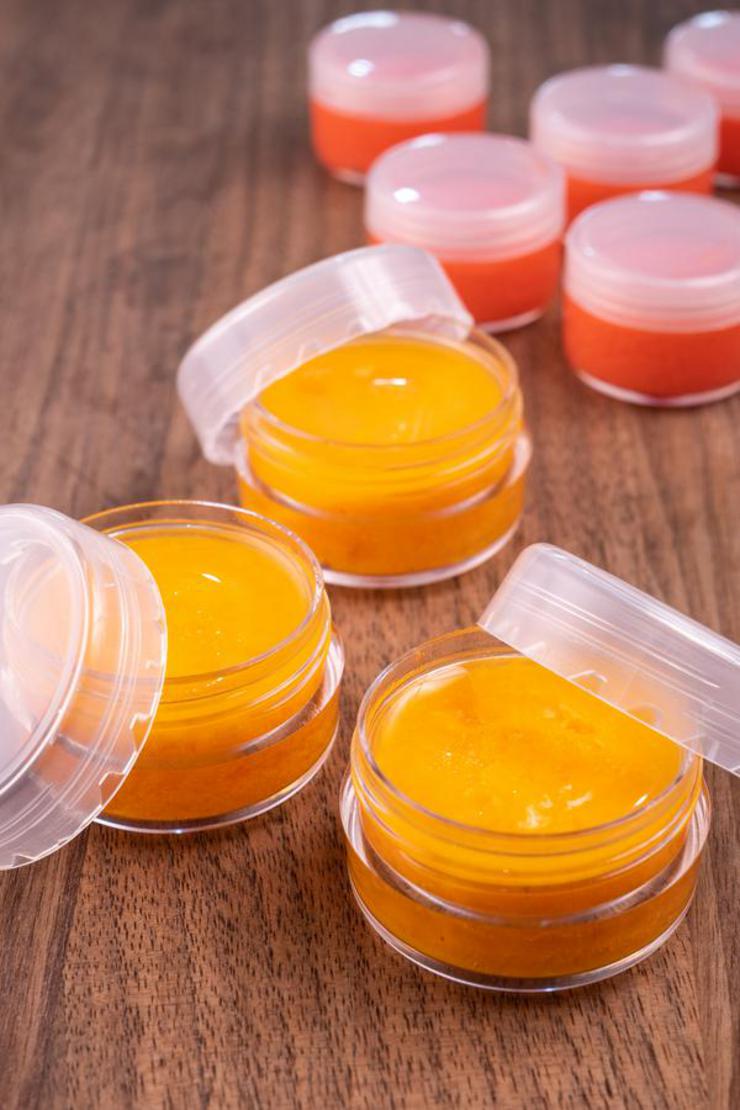 DIY Lip Gloss – Mango Orange Punch Lip Gloss Idea {Easy} Lip Balm Recipe – How To Make Lip Gloss