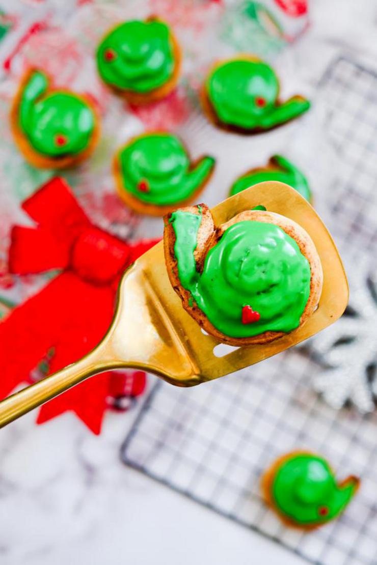 Easy Grinch Cinnamon Rolls - Christmas Breakfast - Desserts - Quick - Simple Grinch Breakfast Recipe