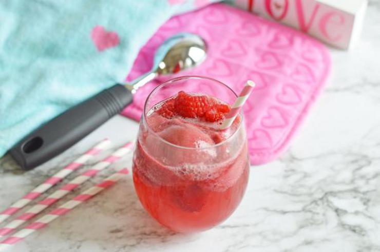 Alcohol Drinks Raspberry Champagne Float