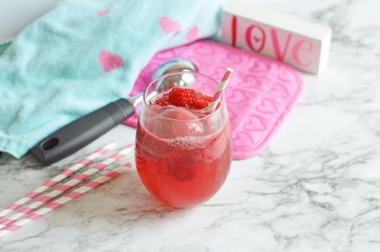 Alcohol Drinks Raspberry Champagne Float