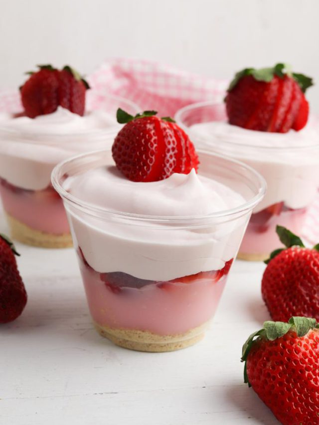 STRAWBERRY PUDDING PARFAIT CUPS RECIPE story