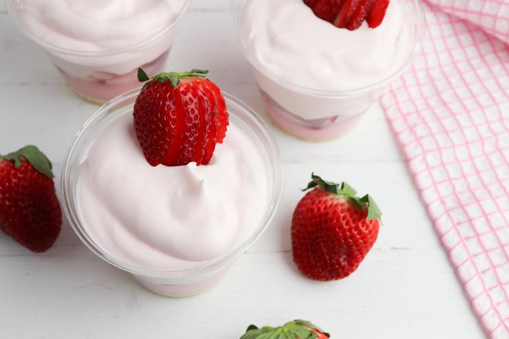 Strawberry Pudding Parfait Cups