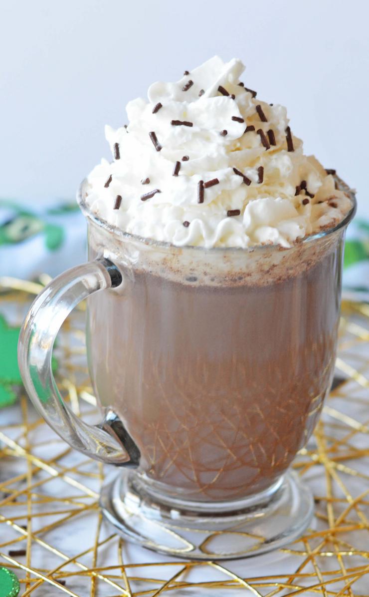BEST Irish Hot Chocolate Cocktail Recipe – Easy and Simple Alcohol Drinks