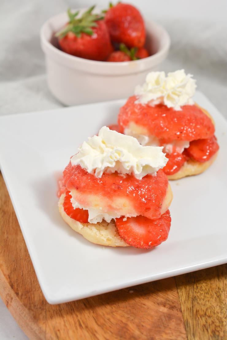 EASY Keto Mini Strawberry Shortcake Bites – Low Carb Idea – Quick – Healthy – BEST Recipe