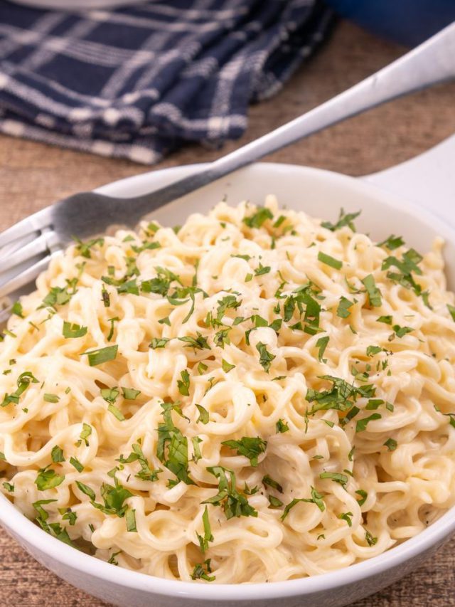 5 Ingredient Ramen Noodle Alfredo Recipe